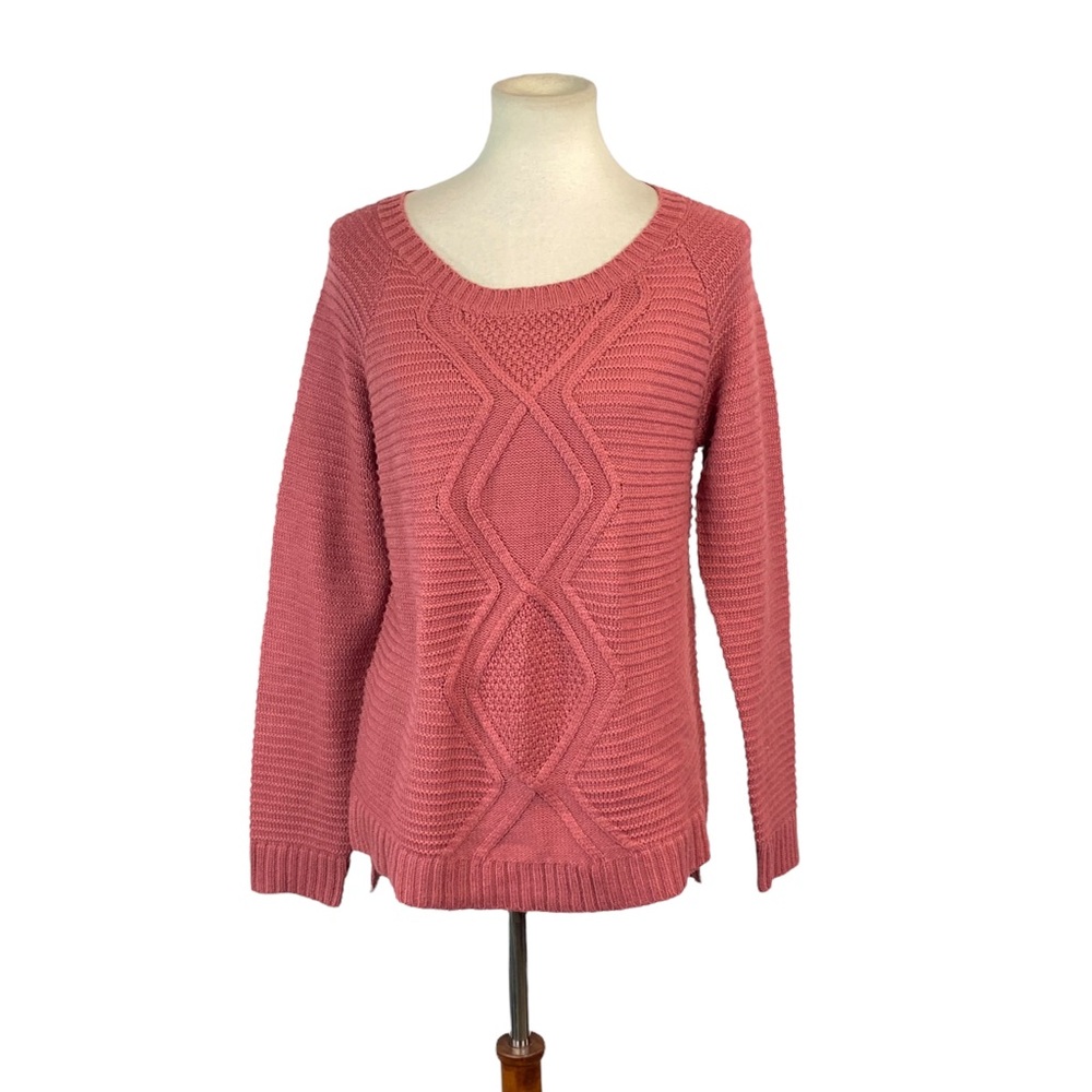 Woman’s Pink Rose textured lightweight sweater size L